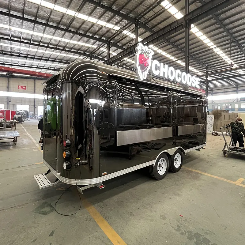 Трейлер Matte Black Airstream
